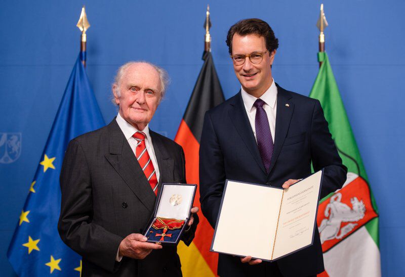 NRW-Ministerpräsident Hendrik Wüst und Heribert Scharrenbroich | Foto © Land NRW, Marius Becker